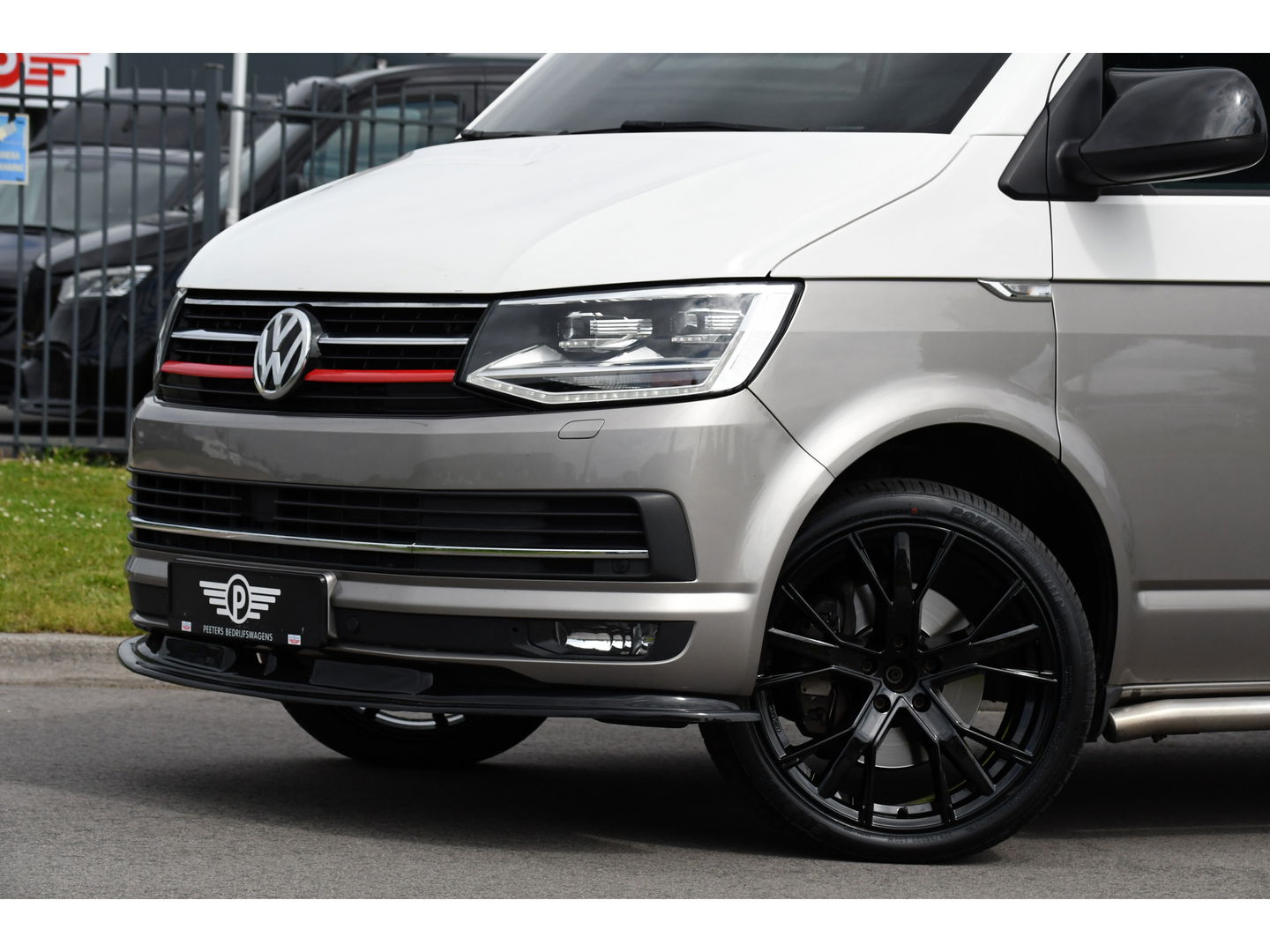 Volkswagen Transporter 2.0 TDI L2H1 DC Highline Adaptieve Cruise, Camera, 204PK, Automaat, LED, Electrische deur, Leder, Uniek!