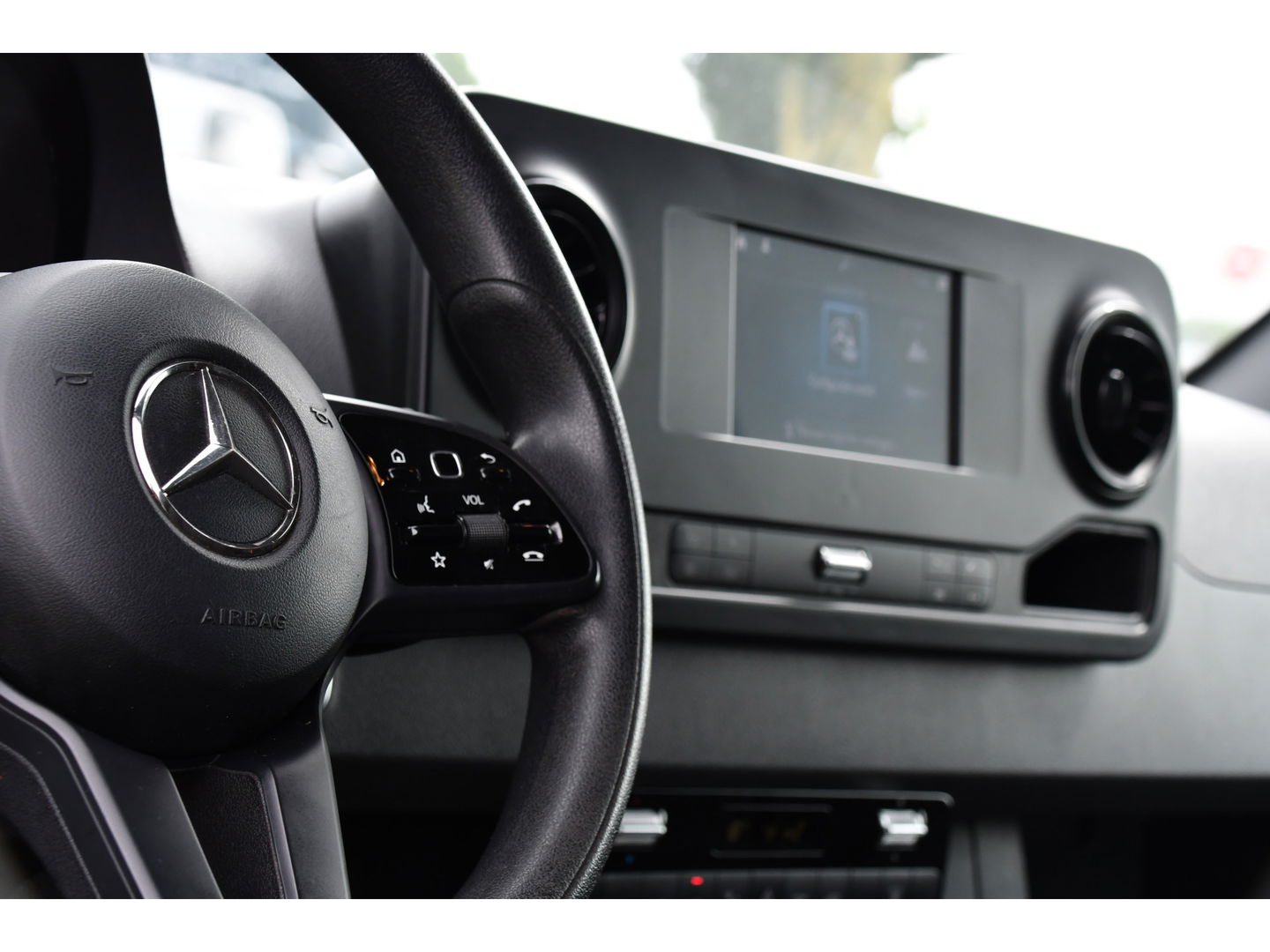 Mercedes-Benz Sprinter 316 2.2 CDI L2H1 PB Edition Camera, Cruise, Carplay, Standkachel, Automaat, Stoelverwarming, Multimedia, 164PK, Uniek!