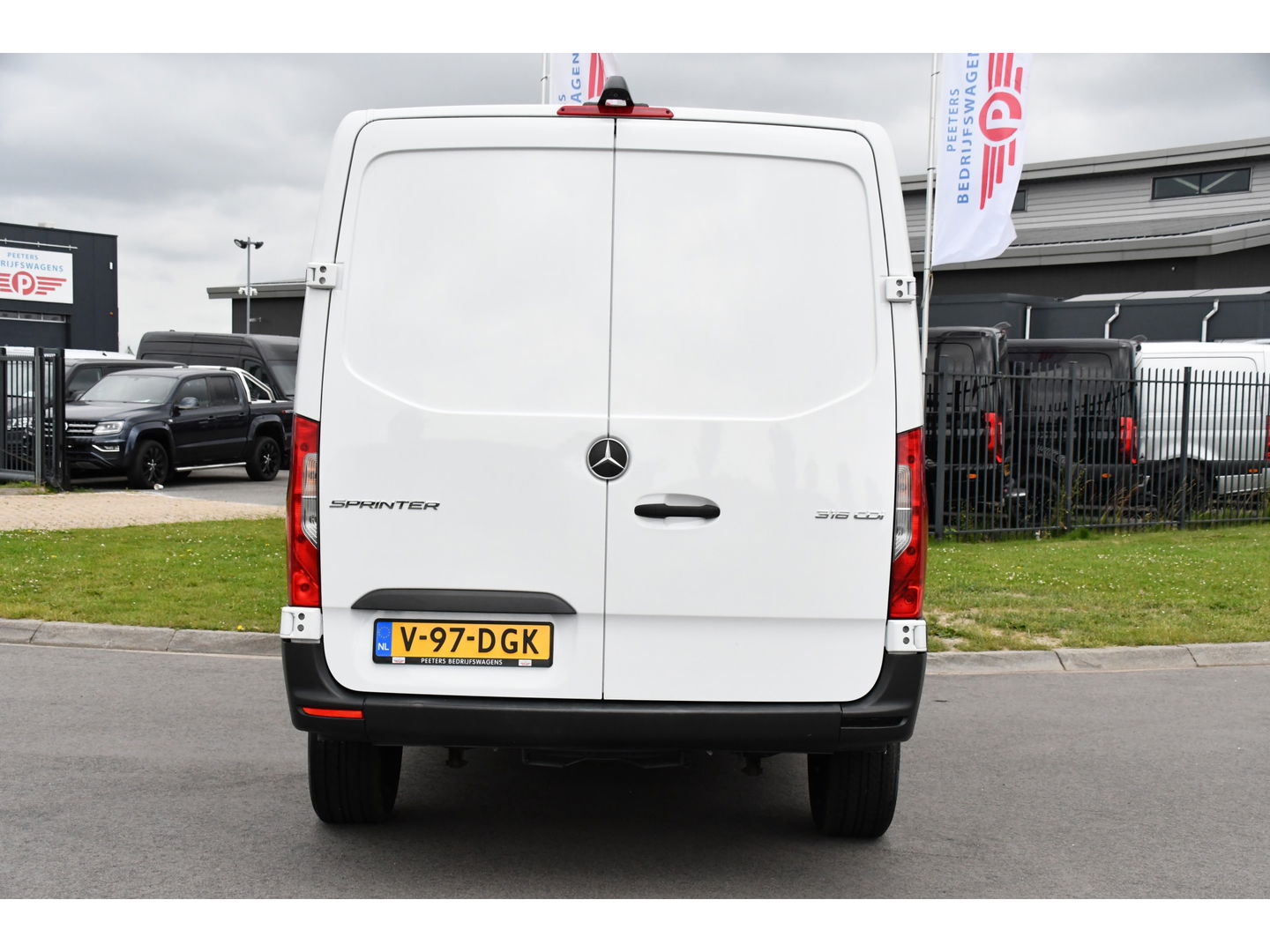 Mercedes-Benz Sprinter 316 2.2 CDI L2H1 PB Edition Camera, Cruise, Carplay, Standkachel, Automaat, Stoelverwarming, Multimedia, 164PK, Uniek!