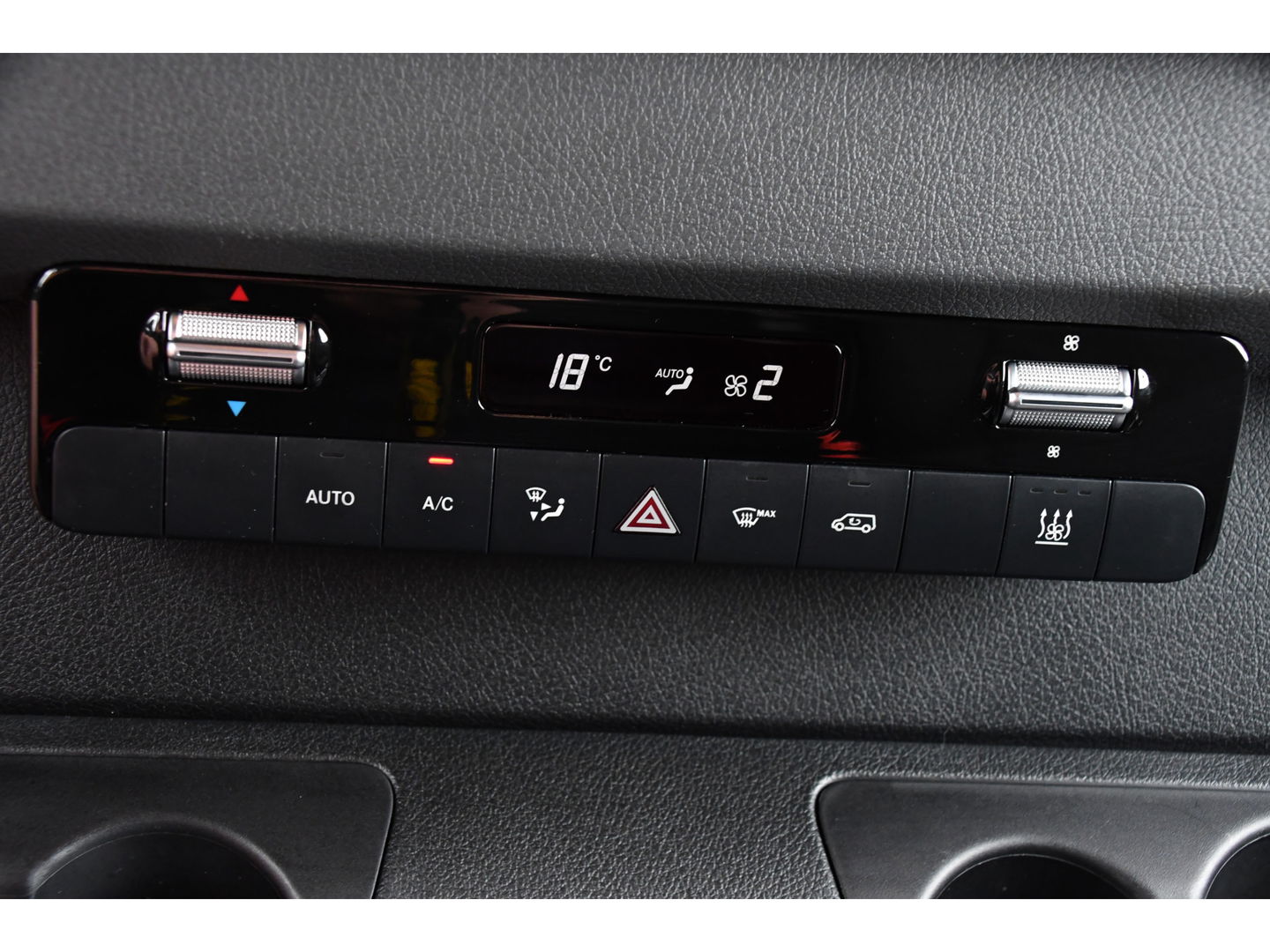 Mercedes-Benz Sprinter 316 2.2 CDI L2H1 PB Edition Camera, Cruise, Carplay, Standkachel, Automaat, Stoelverwarming, Multimedia, 164PK, Uniek!