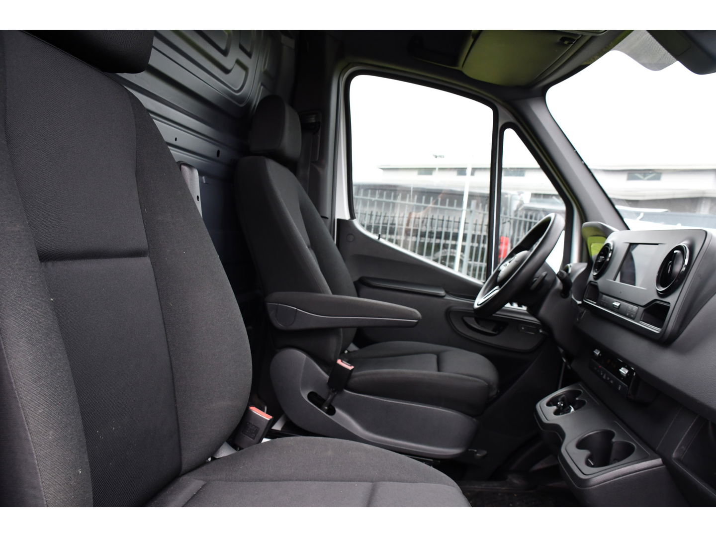 Mercedes-Benz Sprinter 316 2.2 CDI L2H1 PB Edition Camera, Cruise, Carplay, Standkachel, Automaat, Stoelverwarming, Multimedia, 164PK, Uniek!
