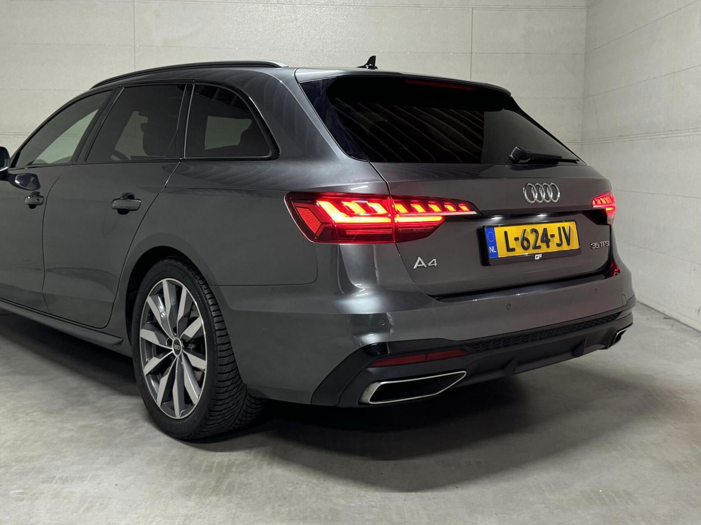 Audi A4 Avant 35 TFSI S-Line Black Edition Pano Virtual Sfeer NAP