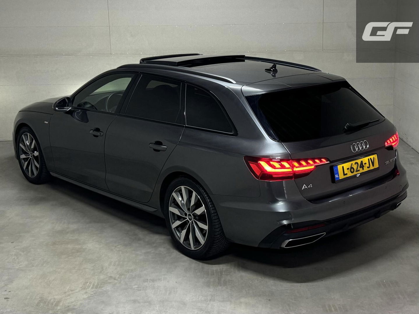 Audi A4 Avant 35 TFSI S-Line Black Edition Pano Virtual Sfeer NAP