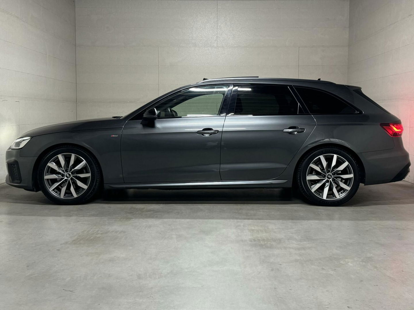 Audi A4 Avant 35 TFSI S-Line Black Edition Pano Virtual Sfeer NAP