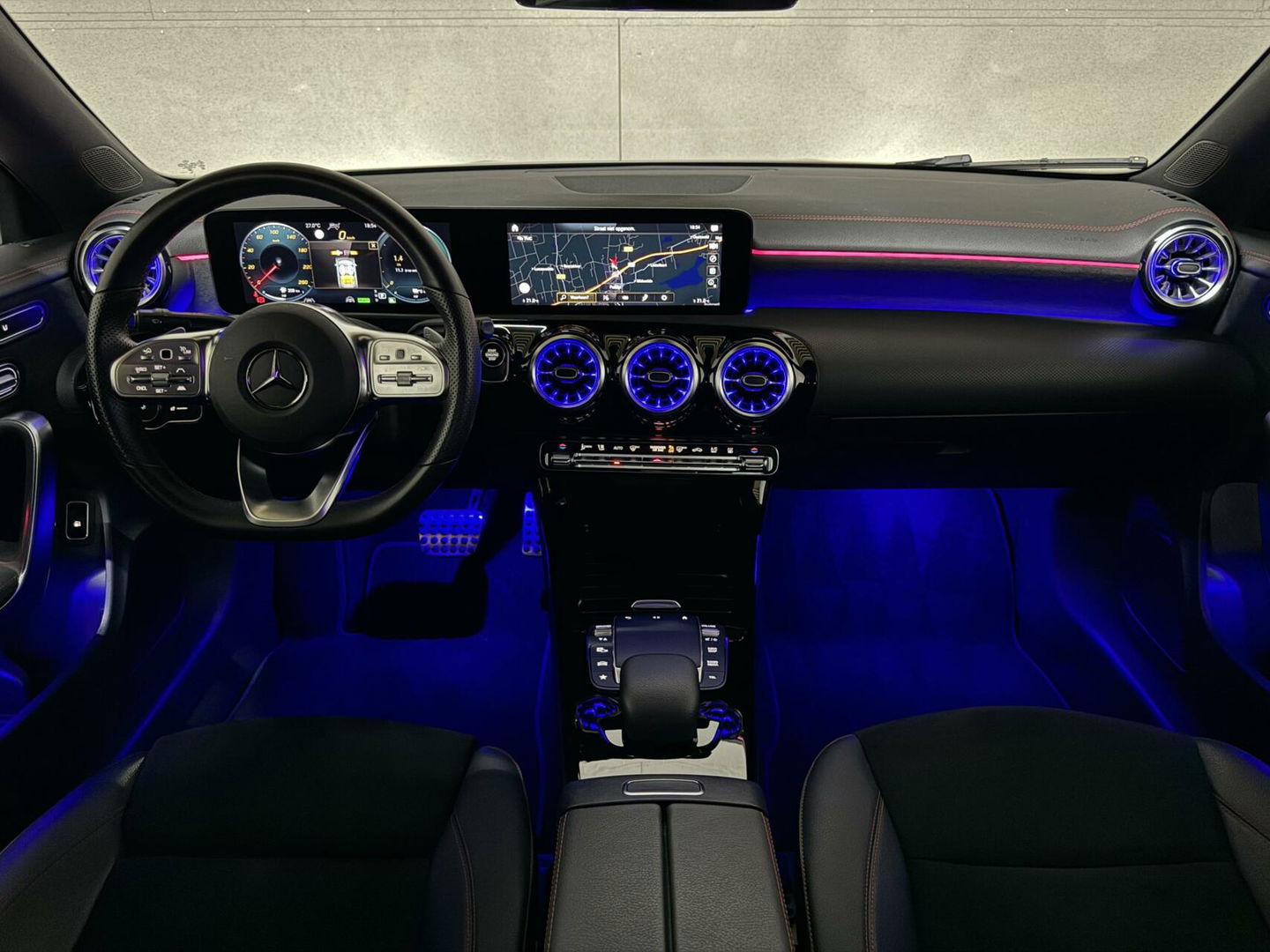 Mercedes-Benz CLA 250 e AMG Designo Matt Pano Burmester Sfeer 360° Memory ACC NAP