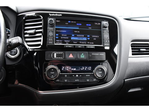 Mitsubishi Outlander 2.0 PHEV Executive Edition X-Line Cruise, Automaat, Airco, Trekhaak, 122PK, Multimedia, Uniek!