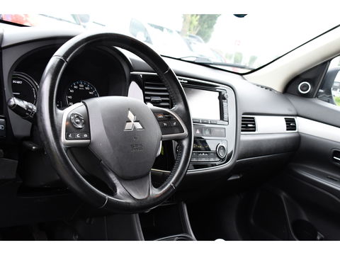 Mitsubishi Outlander 2.0 PHEV Executive Edition X-Line Cruise, Automaat, Airco, Trekhaak, 122PK, Multimedia, Uniek!