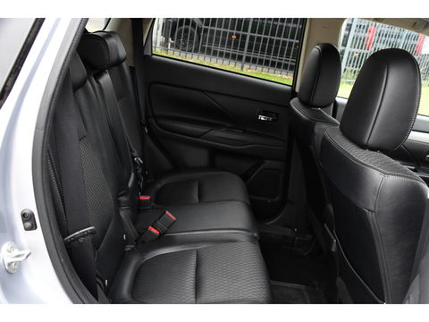 Mitsubishi Outlander 2.0 PHEV Executive Edition X-Line Cruise, Automaat, Airco, Trekhaak, 122PK, Multimedia, Uniek!