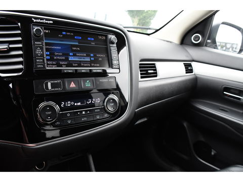 Mitsubishi Outlander 2.0 PHEV Executive Edition X-Line Cruise, Automaat, Airco, Trekhaak, 122PK, Multimedia, Uniek!