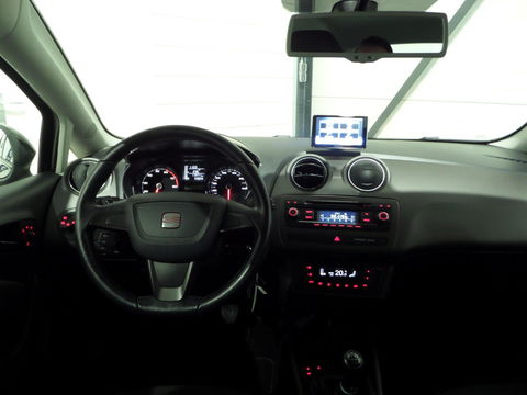 SEAT Ibiza 1.2 TSI Chill Out plus "Origineel NL!" Navigatie Bluetooth Cruise-control, van 2e eigenaar in nieuwstaat !
