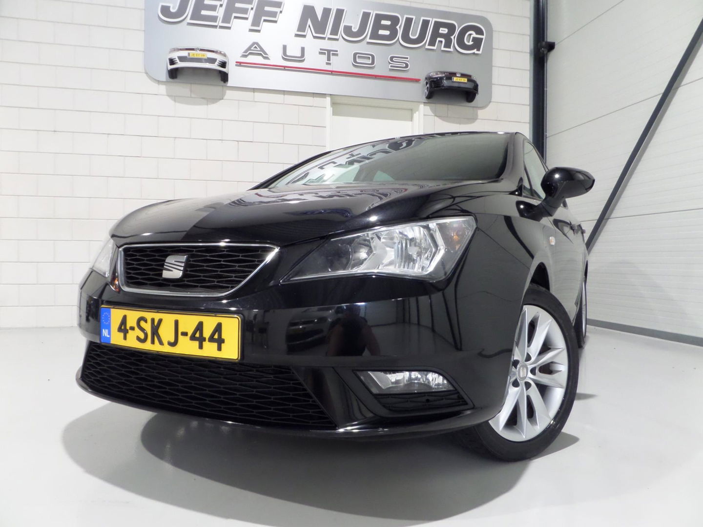 SEAT Ibiza 1.2 TSI Chill Out plus "Origineel NL!" Navigatie Bluetooth Cruise-control, van 2e eigenaar in nieuwstaat !