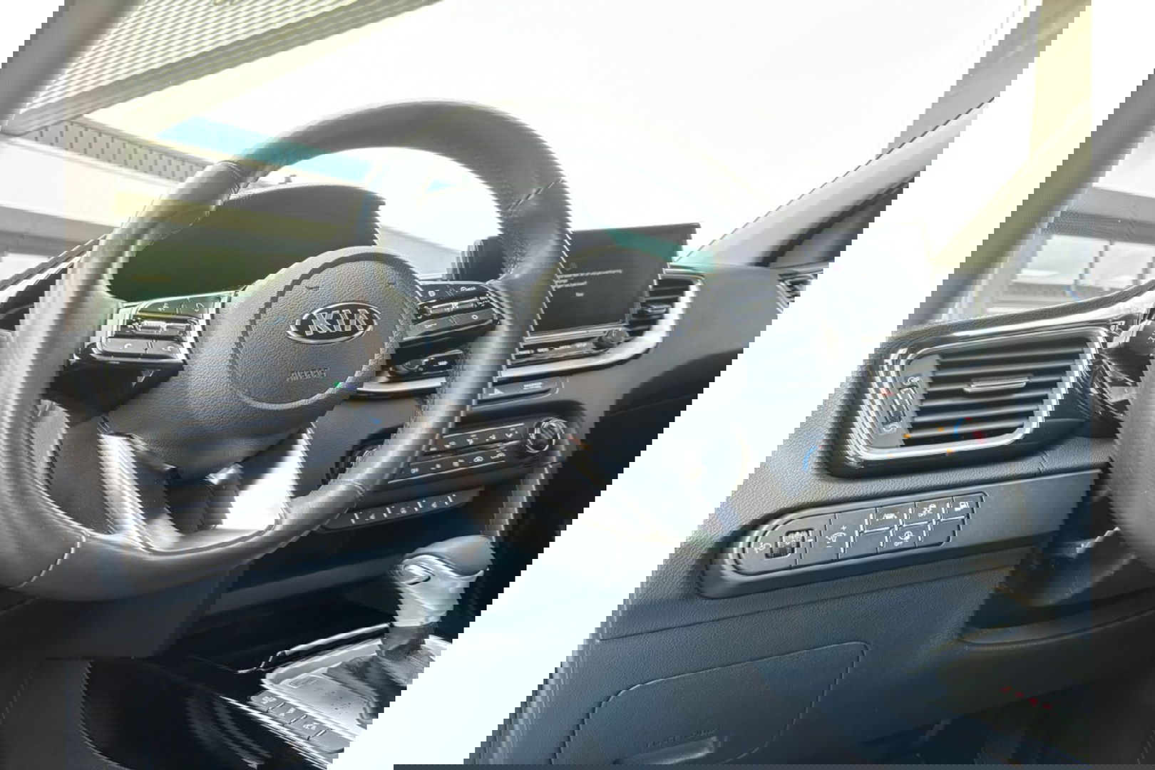 Kia Xceed 1.6 GDI PHEV EXCLUSIVE AUTOMAAT AIRCO NAVI PDC-CAMERA.