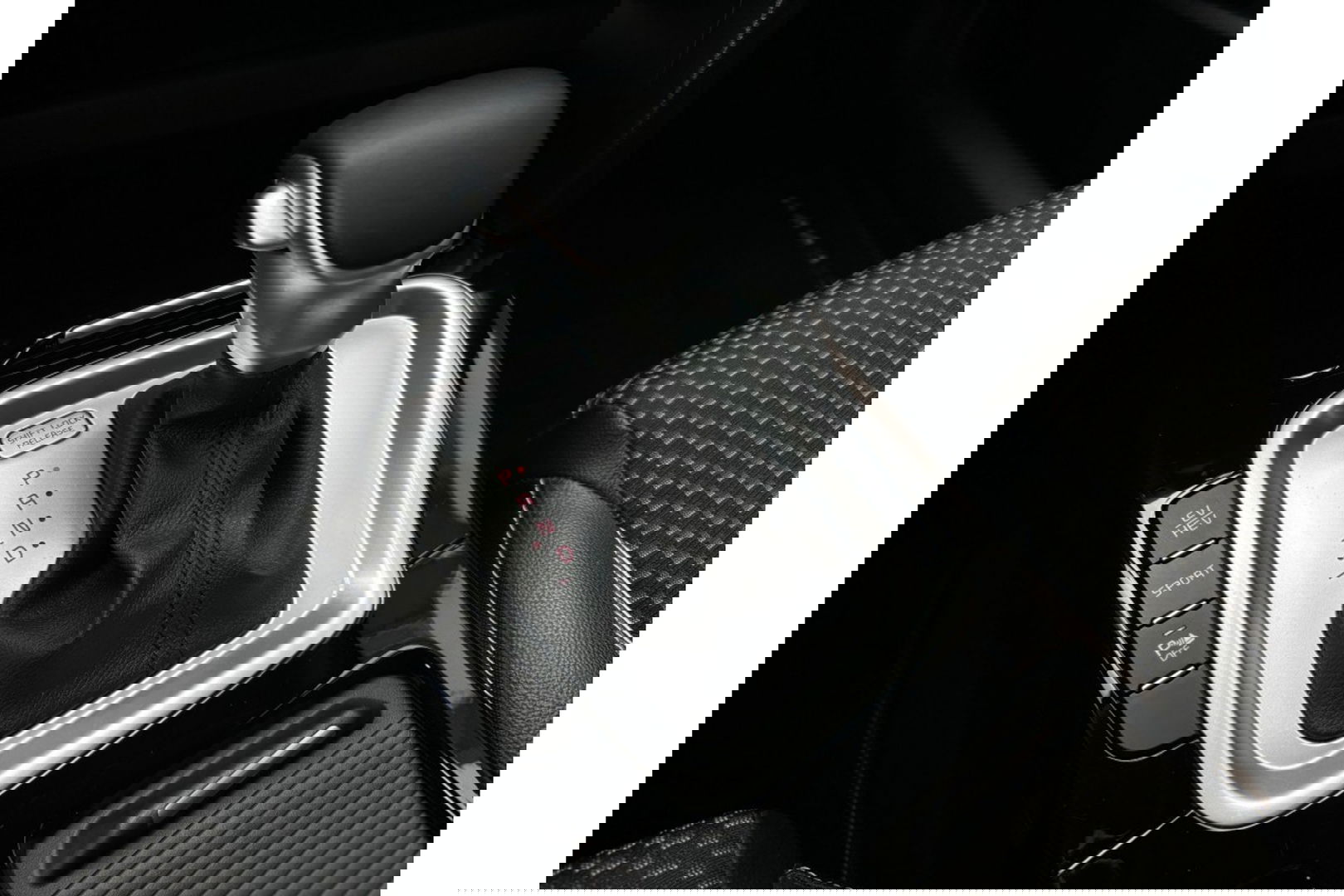 Kia Xceed 1.6 GDI PHEV EXCLUSIVE AUTOMAAT AIRCO NAVI PDC-CAMERA.