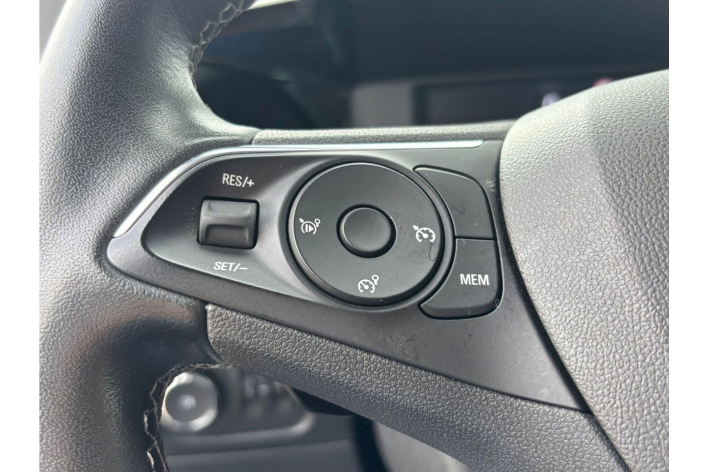 Opel Mokka 1.2 TURBO 130PK AUTOMAAT AIRCO NAVI PDC-CAMERA.