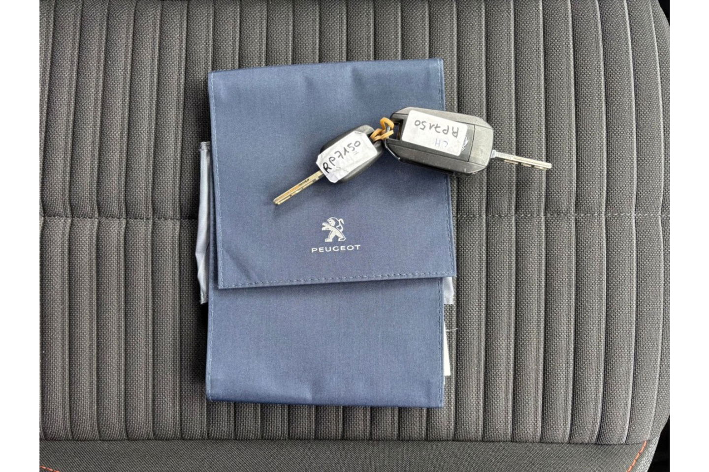Peugeot 208 1.2 PT ACTIVE PACK AIRCO CRUISE NAVI PDC LMV