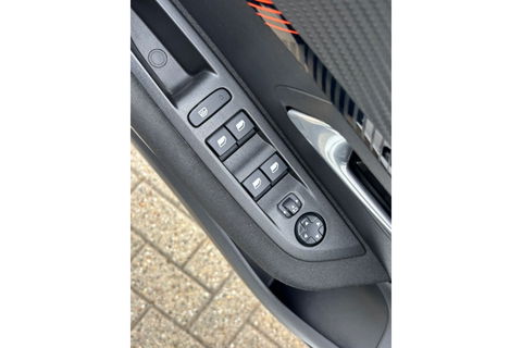 Peugeot 208 1.2 PT ACTIVE PACK AIRCO CRUISE NAVI PDC LMV