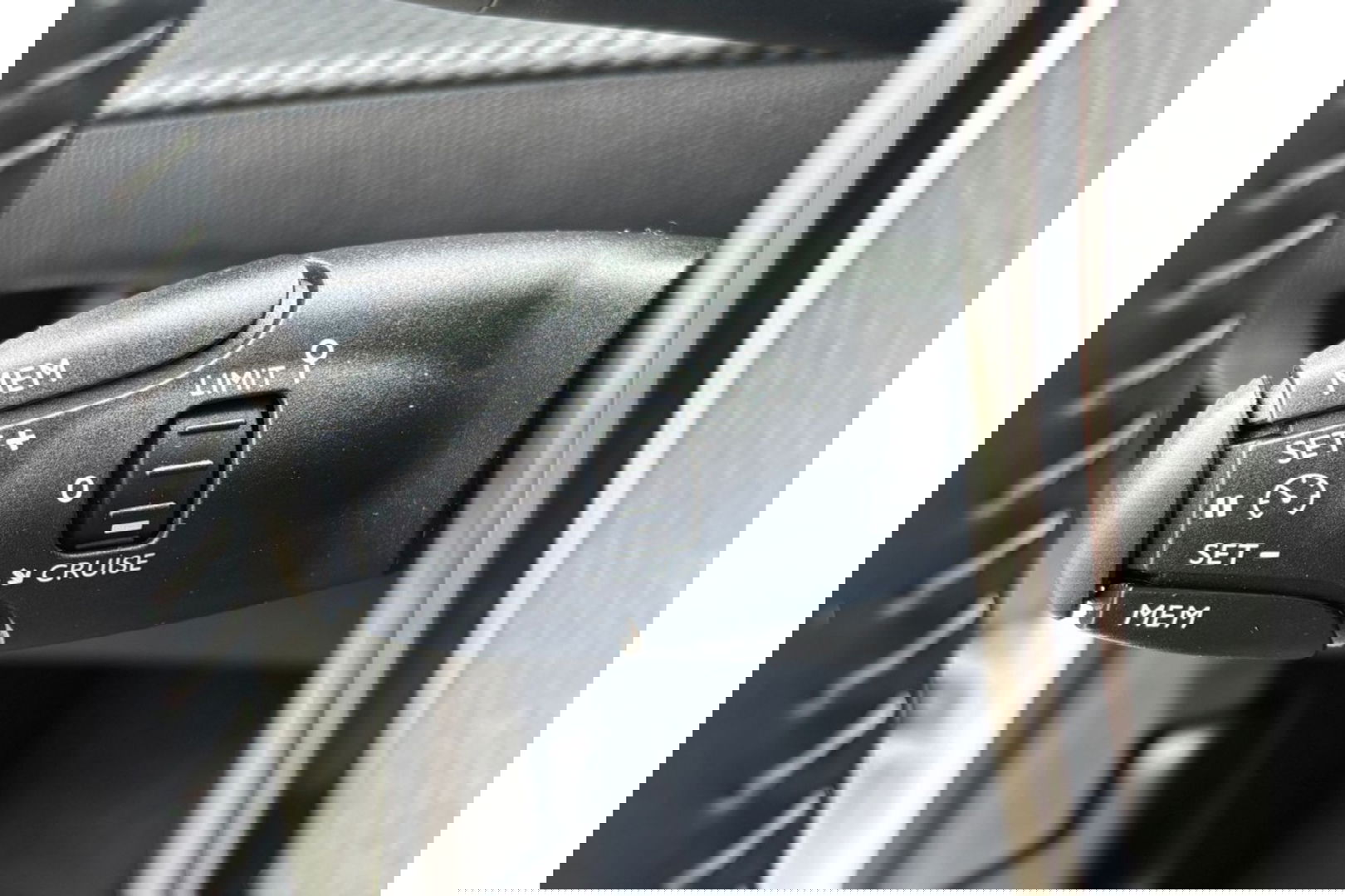 Peugeot 208 1.2 PT ACTIVE PACK AIRCO CRUISE NAVI PDC LMV