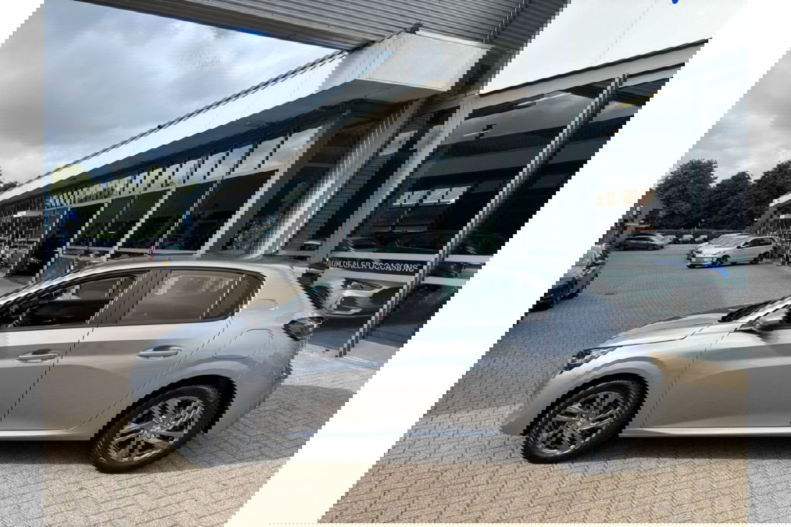 Peugeot 208 1.2 PURETECH ACTIVE NAVI LMV PDC AIRCO