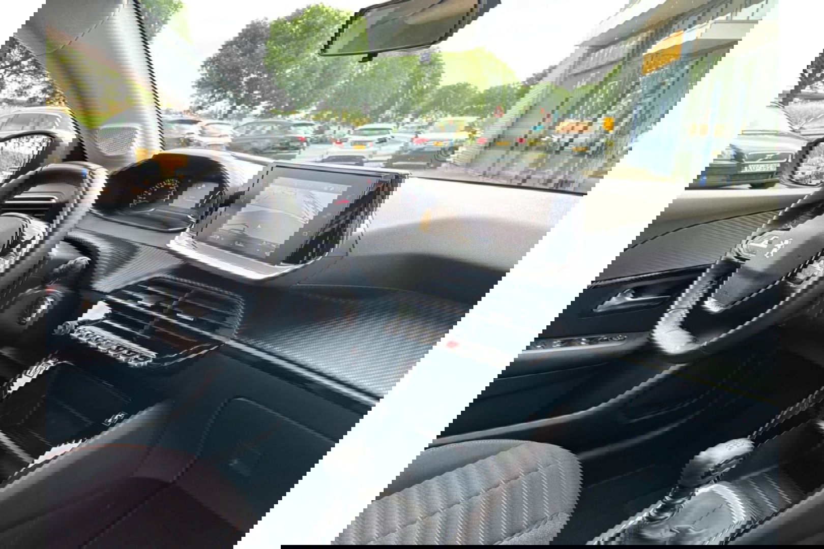 Peugeot 208 1.2 PURETECH ACTIVE NAVI LMV PDC AIRCO