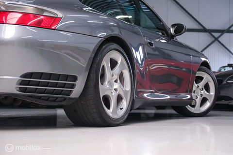 Porsche 911 3.6 Coupé Carrera 4S