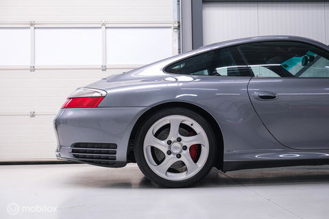 Porsche 911 3.6 Coupé Carrera 4S