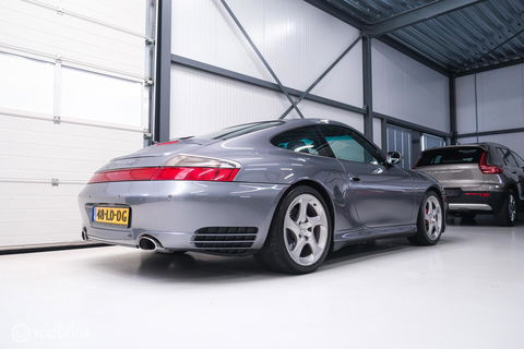 Porsche 911 3.6 Coupé Carrera 4S