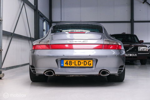 Porsche 911 3.6 Coupé Carrera 4S