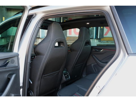 Škoda Kamiq FL 1.0 TSI DSG Monte Carlo | PANO | STOEL & VOORRUIT VERW. | ADAPTIVE CRUISE | DIGI DASH | SPORT