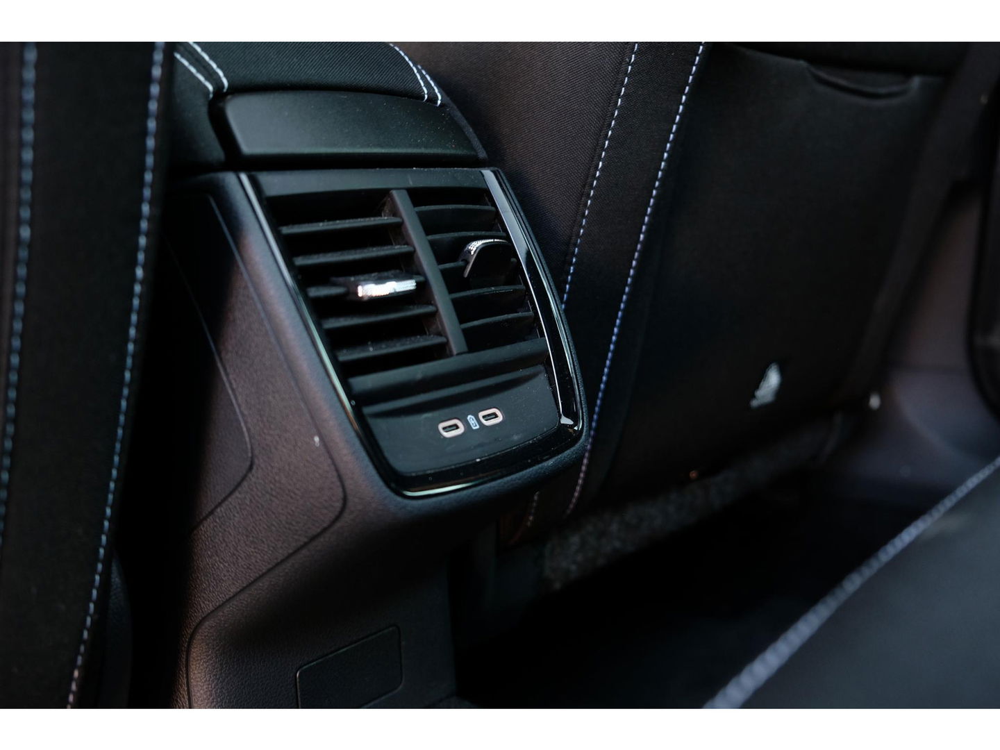 Škoda Kamiq FL 1.0 TSI DSG Monte Carlo | PANO | STOEL & VOORRUIT VERW. | ADAPTIVE CRUISE | DIGI DASH | SPORT