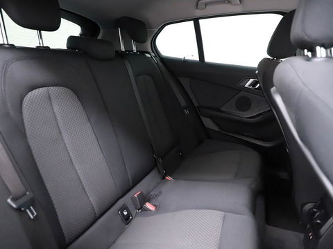 BMW 1 Serie 118i Sport Black Edition Navi Cruise CarPlay NAP