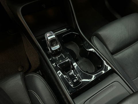Volvo XC40 2.0 T4 Pano|Harman/Kardon|Memory|ACC|Keyless|Lane