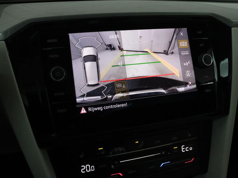 Volkswagen Passat 1.4 TSI GTE | Panoramadak | Stoelverwarming | Leder/Alcantara | Camera | Carplay | Adaptive cruise | Matrix LED | Massage | Navigatie