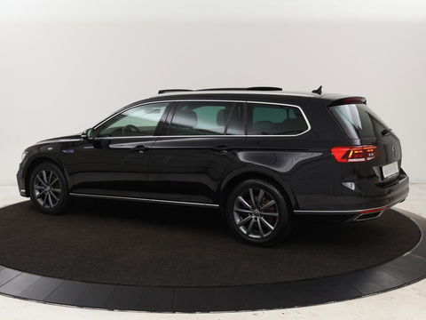 Volkswagen Passat 1.4 TSI GTE | Panoramadak | Stoelverwarming | Leder/Alcantara | Camera | Carplay | Adaptive cruise | Matrix LED | Massage | Navigatie