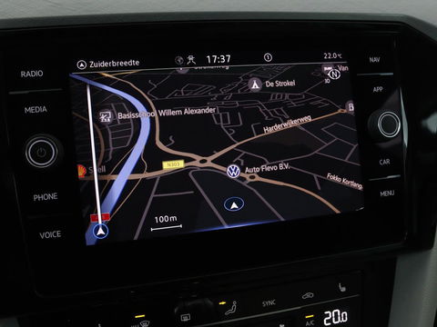 Volkswagen Passat 1.4 TSI GTE | Panoramadak | Stoelverwarming | Leder/Alcantara | Camera | Carplay | Adaptive cruise | Matrix LED | Massage | Navigatie