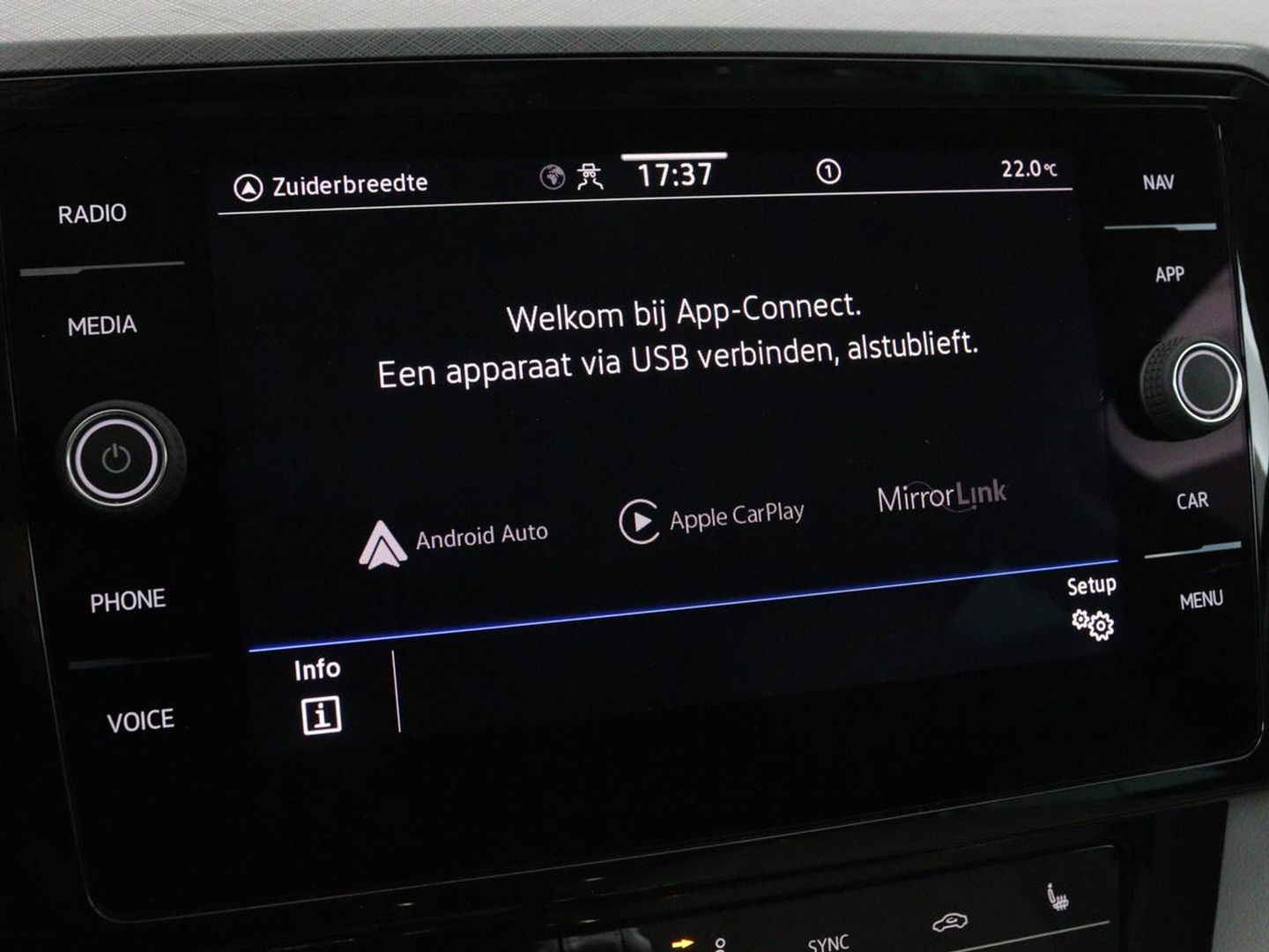 Volkswagen Passat 1.4 TSI GTE | Panoramadak | Stoelverwarming | Leder/Alcantara | Camera | Carplay | Adaptive cruise | Matrix LED | Massage | Navigatie