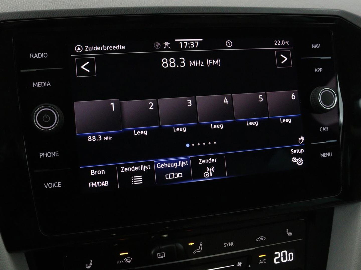 Volkswagen Passat 1.4 TSI GTE | Panoramadak | Stoelverwarming | Leder/Alcantara | Camera | Carplay | Adaptive cruise | Matrix LED | Massage | Navigatie