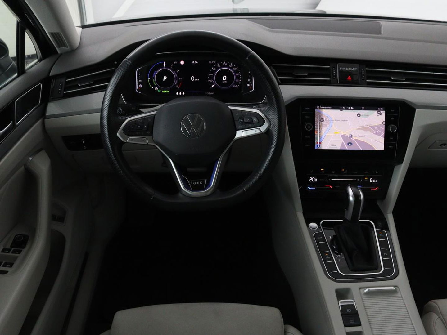 Volkswagen Passat 1.4 TSI GTE | Panoramadak | Stoelverwarming | Leder/Alcantara | Camera | Carplay | Adaptive cruise | Matrix LED | Massage | Navigatie
