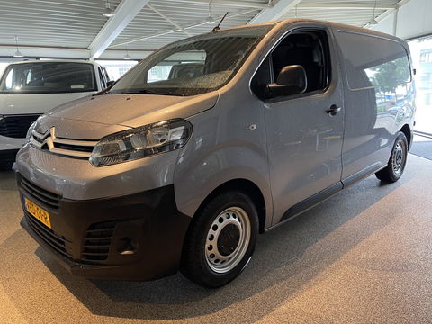 Citroën Jumpy 1.5 BlueHDI 120pk M Club L2H1 / vaste prijs rijklaar € 16.950 ex btw / lease vanaf € 285 / airco / cruise control / bijrijdersbank / grijs metallic / navigatie / euro 6 / bpm vrij