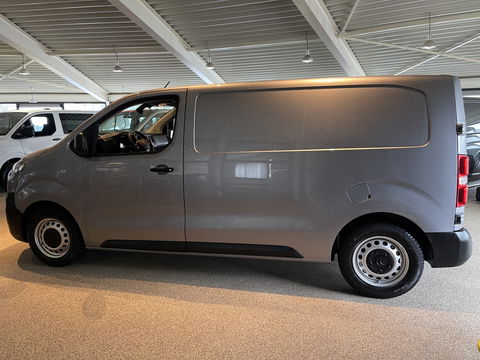 Citroën Jumpy 1.5 BlueHDI 120pk M Club L2H1 / vaste prijs rijklaar € 16.950 ex btw / lease vanaf € 285 / airco / cruise control / bijrijdersbank / grijs metallic / navigatie / euro 6 / bpm vrij