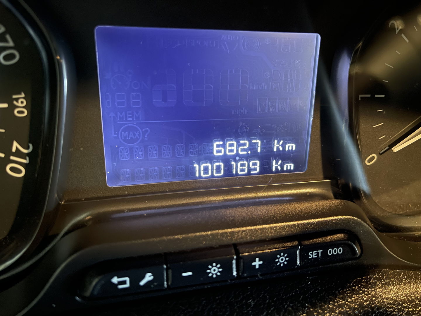 Citroën Jumpy 1.5 BlueHDI 120pk M Club L2H1 / vaste prijs rijklaar € 16.950 ex btw / lease vanaf € 285 / airco / cruise control / bijrijdersbank / grijs metallic / navigatie / euro 6 / bpm vrij