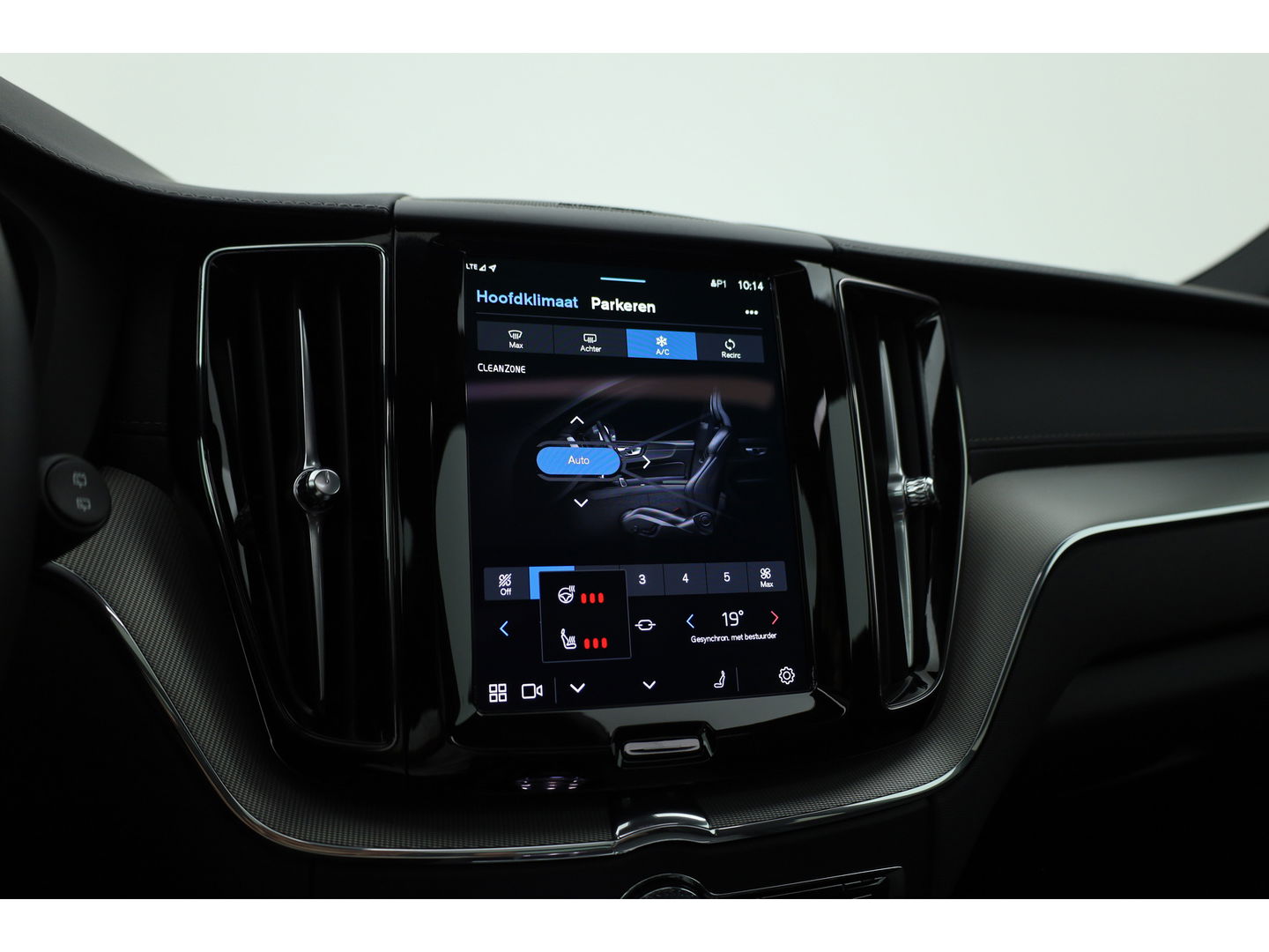 Volvo XC60 T6 Recharge Ultimate Black Edition | Pano | HUD | Memory seats | Harman Kardon | Stoel- Stuurverw.