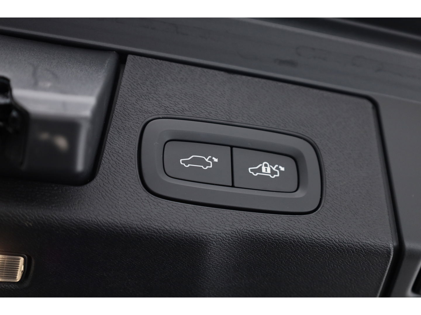Volvo XC60 T6 Recharge Ultimate Black Edition | Pano | HUD | Memory seats | Harman Kardon | Stoel- Stuurverw.