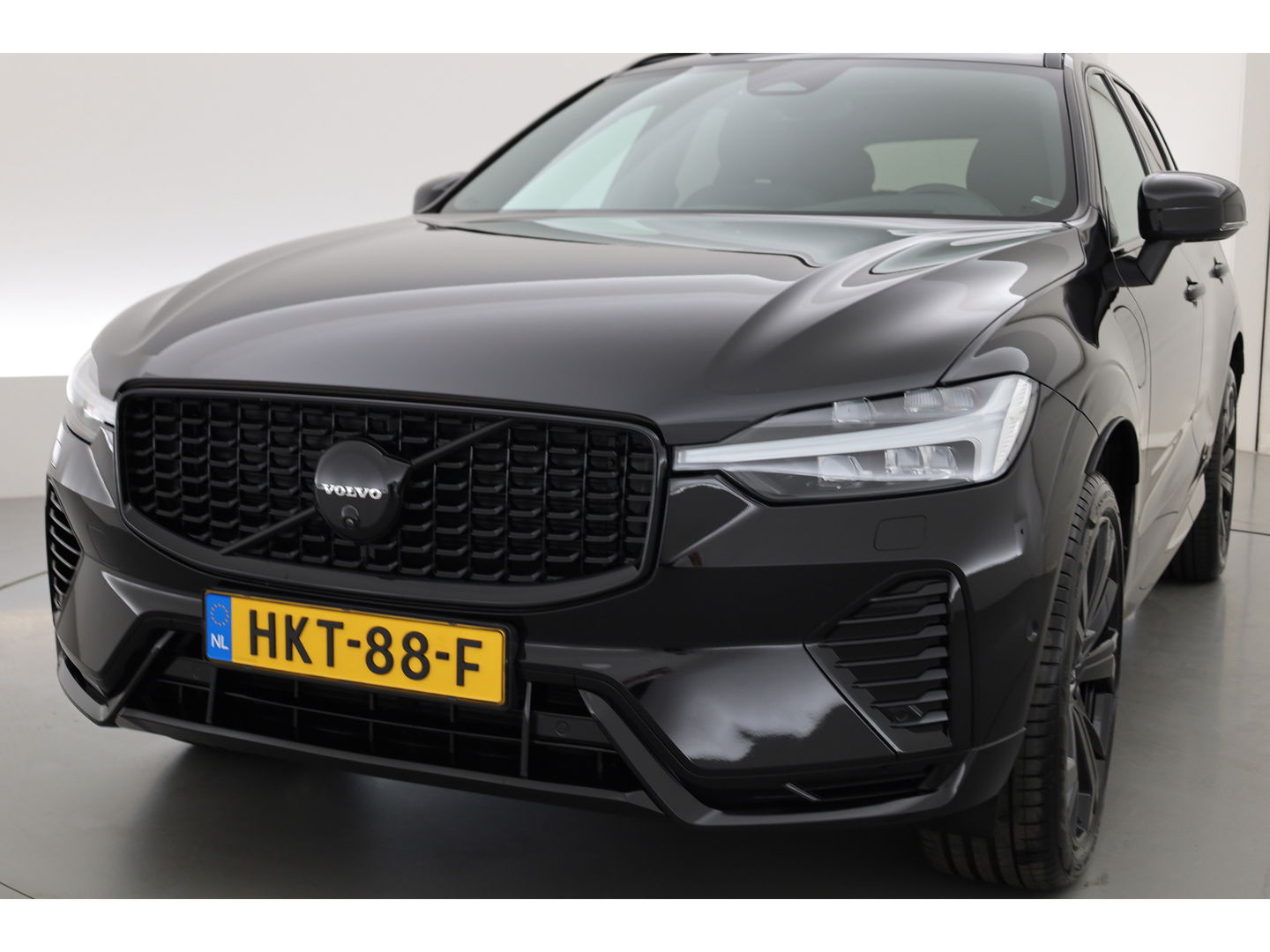 Volvo XC60 T6 Recharge Ultimate Black Edition | Pano | HUD | Memory seats | Harman Kardon | Stoel- Stuurverw.