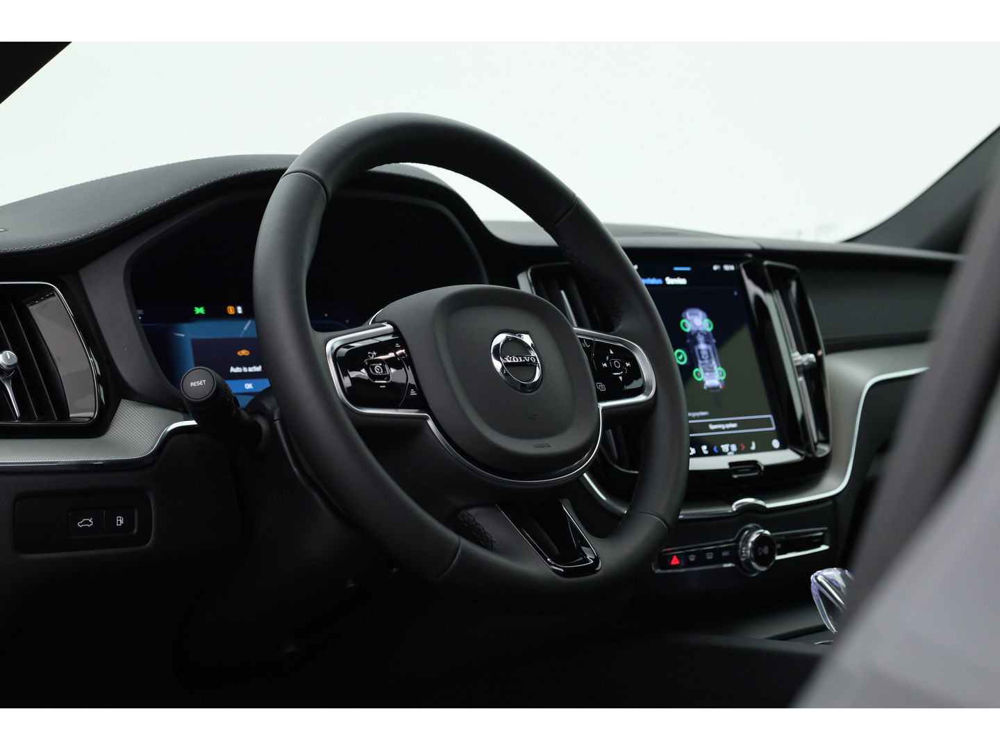 Volvo XC60 T6 Recharge Ultimate Black Edition | Pano | HUD | Memory seats | Harman Kardon | Stoel- Stuurverw.