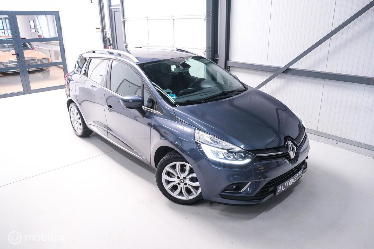 Renault Clio Estate 0.9 TCe Intens | Trekhaak | Alcantara | LED koplampen | NL auto NAP | Cruise |