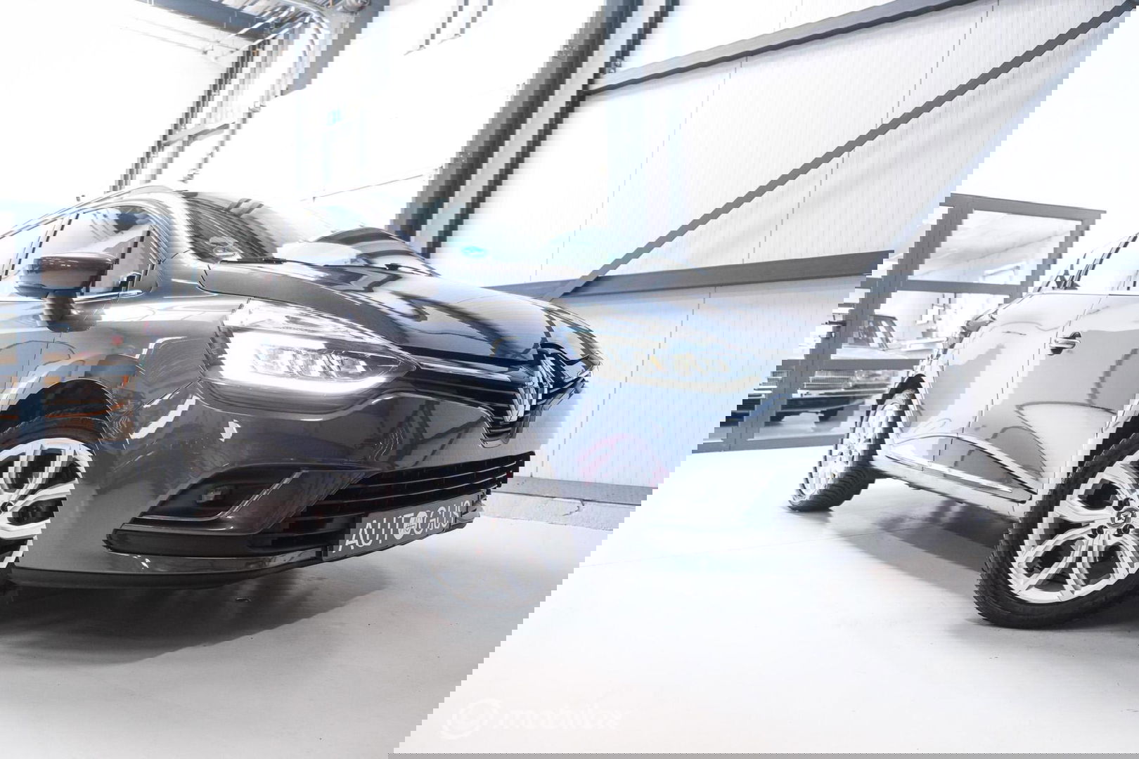 Renault Clio Estate 0.9 TCe Intens | Trekhaak | Alcantara | LED koplampen | NL auto NAP | Cruise |