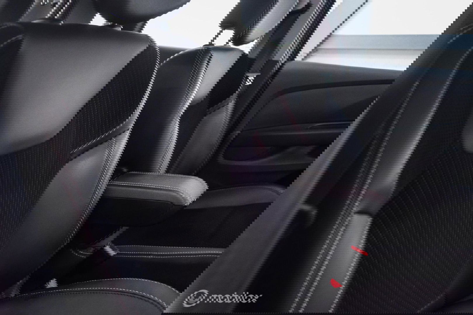 Renault Clio Estate 0.9 TCe Intens | Trekhaak | Alcantara | LED koplampen | NL auto NAP | Cruise |
