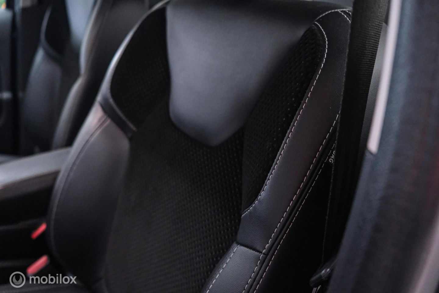 Renault Clio Estate 0.9 TCe Intens | Trekhaak | Alcantara | LED koplampen | NL auto NAP | Cruise |