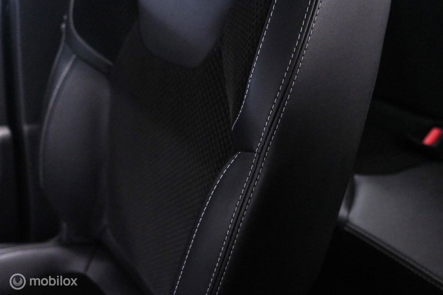 Renault Clio Estate 0.9 TCe Intens | Trekhaak | Alcantara | LED koplampen | NL auto NAP | Cruise |