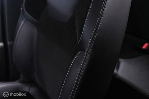 Renault Clio Estate 0.9 TCe Intens | Trekhaak | Alcantara | LED koplampen | NL auto NAP | Cruise |